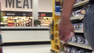 Grocery Flash - Ripped Jeans Milf