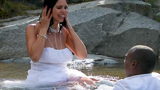 Bride Gets Busy With The BBC While In The Water