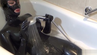 洗澡, 橡胶