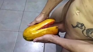 Me Follo Una Papaya (sexo Con Una Fruta) - Parte 2