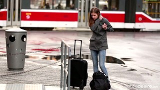 Dude Helps Her With Her Luggage And Then Sarah Kay Lets Him Fuck Her