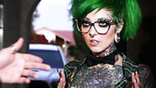 Extraordinary Whore With Green Hair Sydnee Vicious Gives Her Head And Gets Her Twat Rammed
