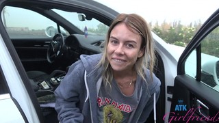 Amateur Hitchhiker Summer Vixen Shows Her Gratitude With A BJ