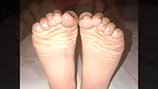 Anneta Moves Her Sexy (size 39) Feet